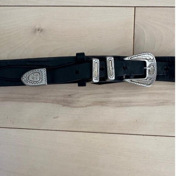 High-quality genuine leather belt with engraved silver-tone Western buckle - Picture 3 of 8